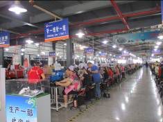 廣宣鞋業(yè) 家門(mén)口的工廠 工作家庭兩不誤