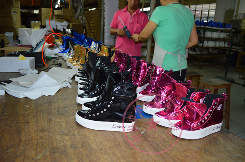 習水鞋業車間 穩就業促發展，打造產業發展新引擎